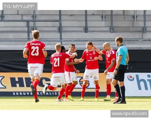 克莱蒙与沙托鲁的激烈对决展现法乙联赛的精彩与悬念